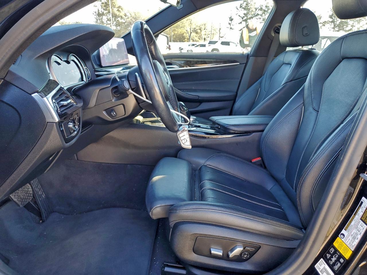 2019 BMW Seria 5 540i - zdjęcie 7