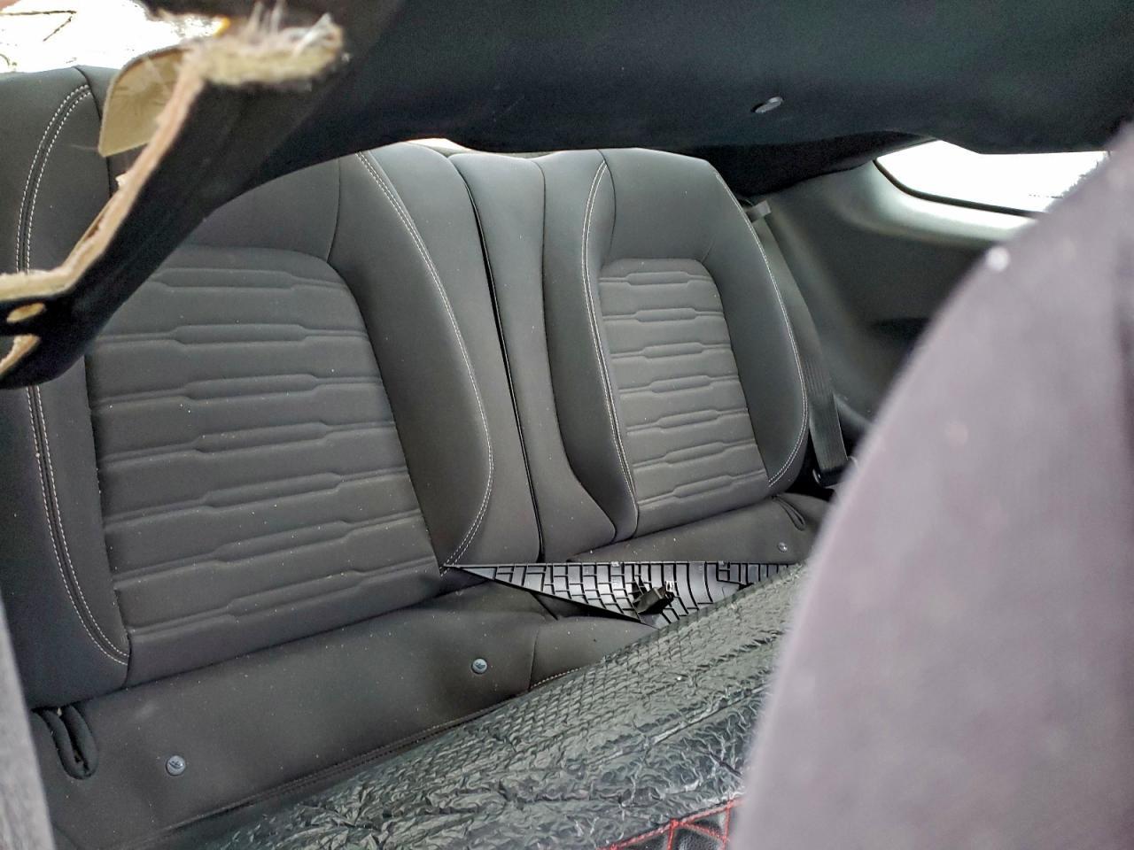 2015 Ford Mustang - zdjęcie 10