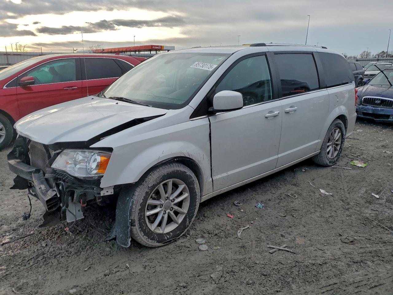 2019 Dodge Grand Caravan Sxt - zdjęcie główne