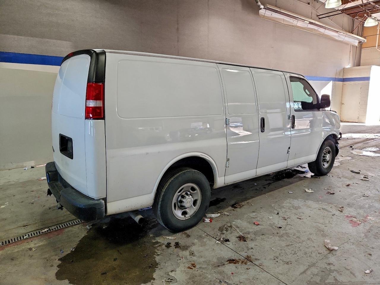 2018 Chevrolet Express G2500 - zdjęcie 3