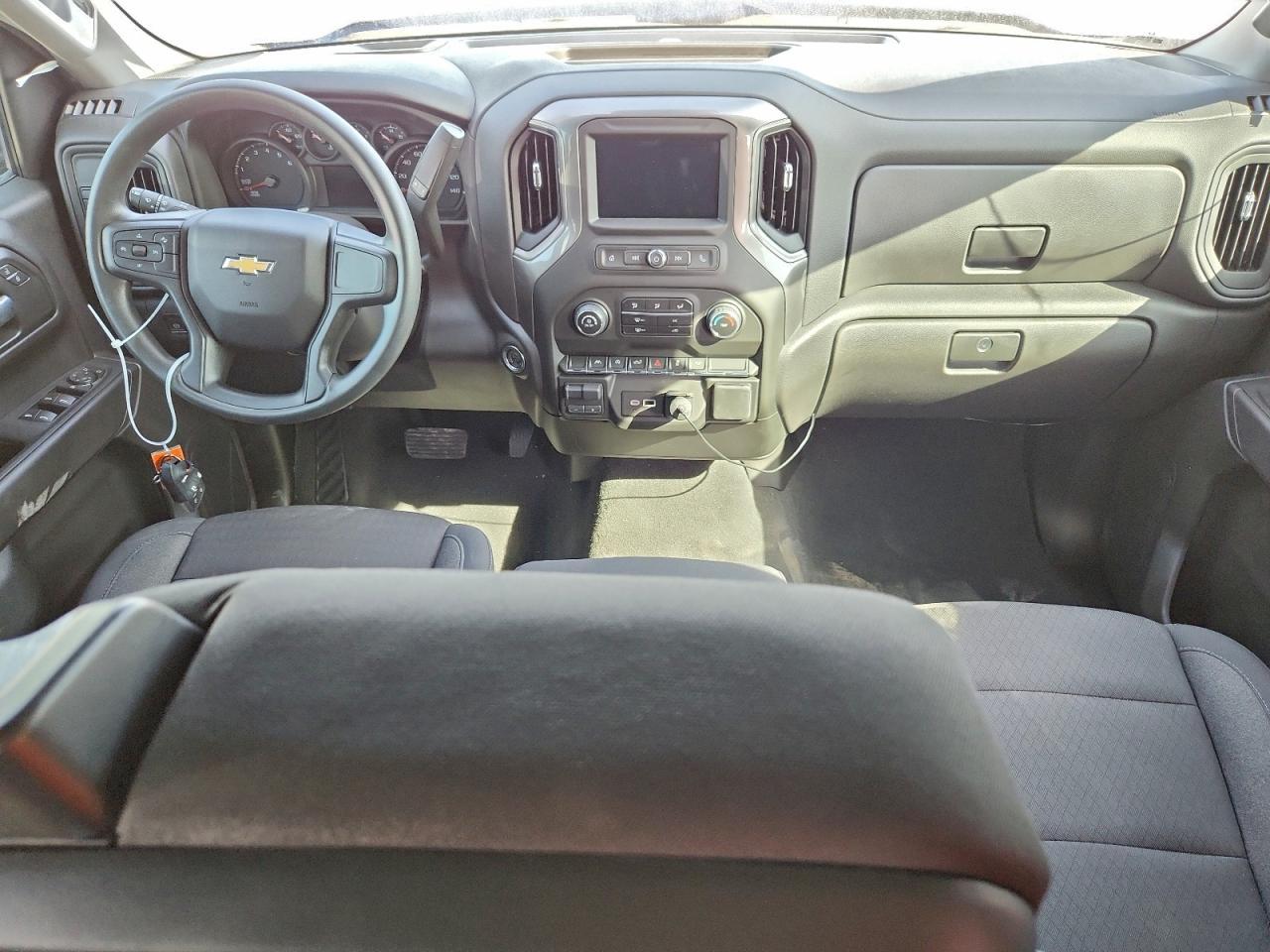 2025 Chevrolet Silverado C1500 Custom - zdjęcie 8