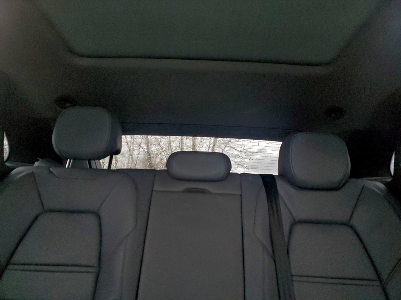 2021 Porsche Cayenne - zdjęcie 10