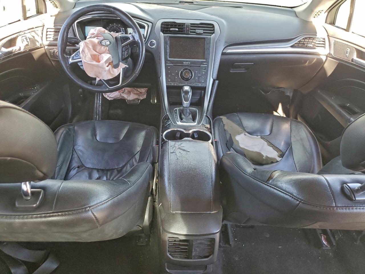 2014 Ford Fusion Titanium - zdjęcie 15