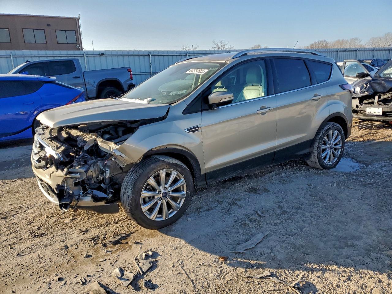 2017 Ford Escape Titanium - zdjęcie główne