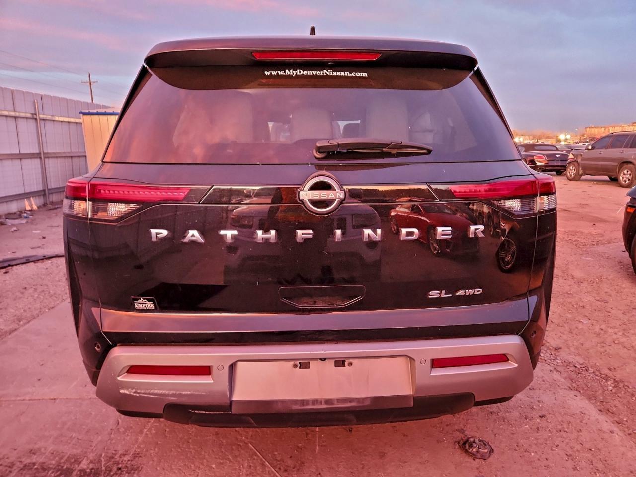 2023 Nissan Pathfinder Sl - zdjęcie 6