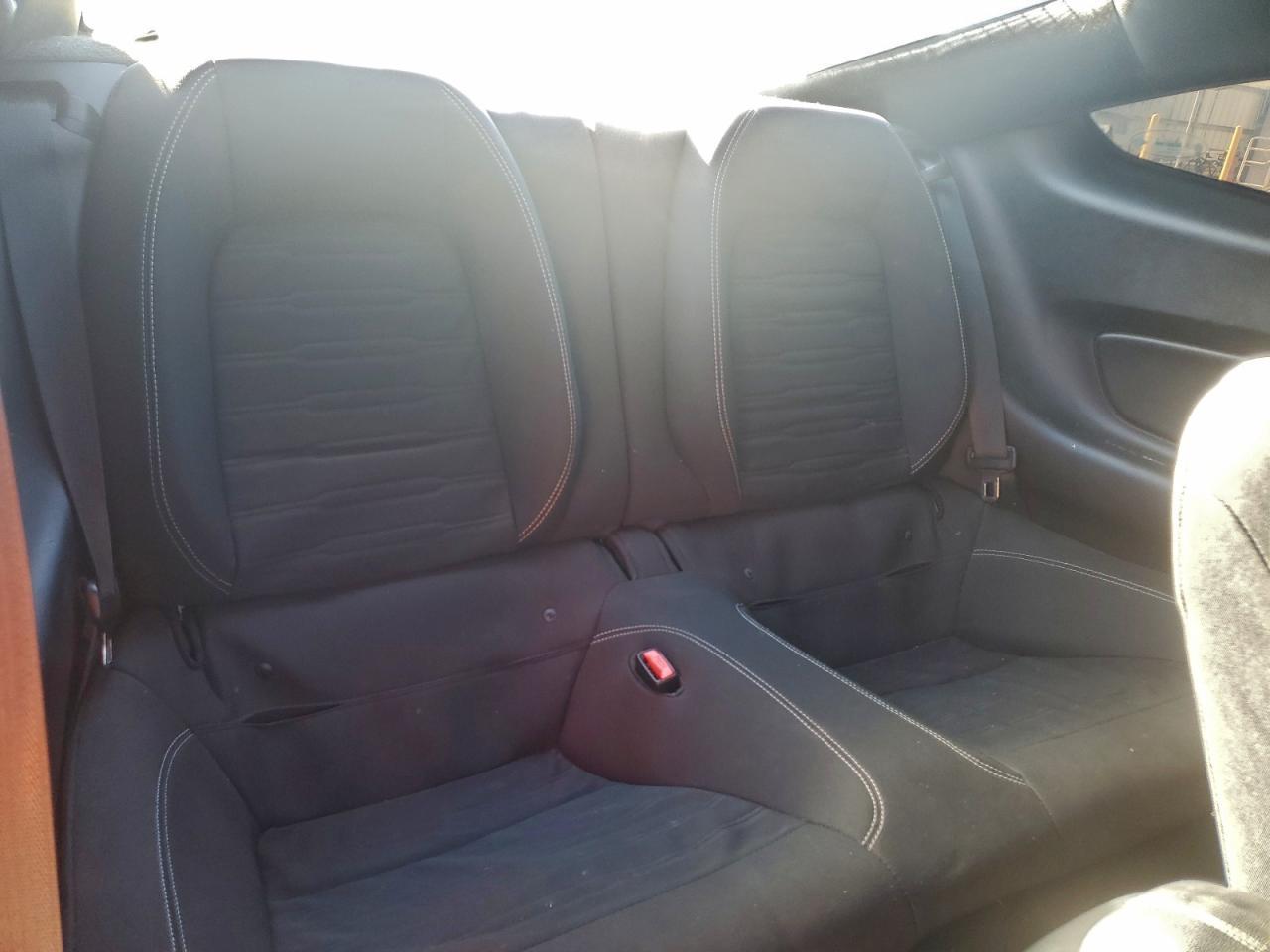 2016 Ford Mustang - zdjęcie 10