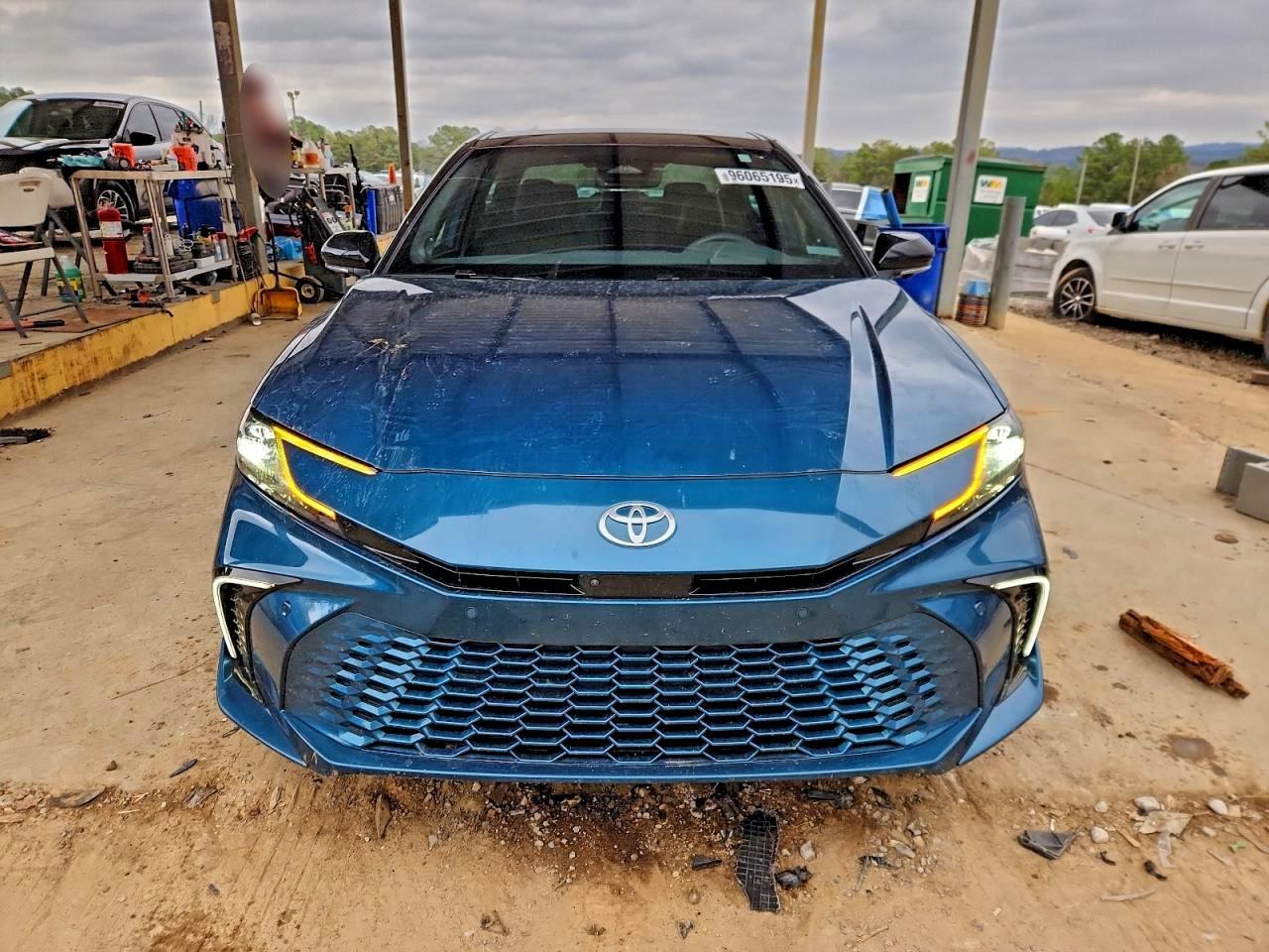 2025 Toyota Camry Xse - zdjęcie 5
