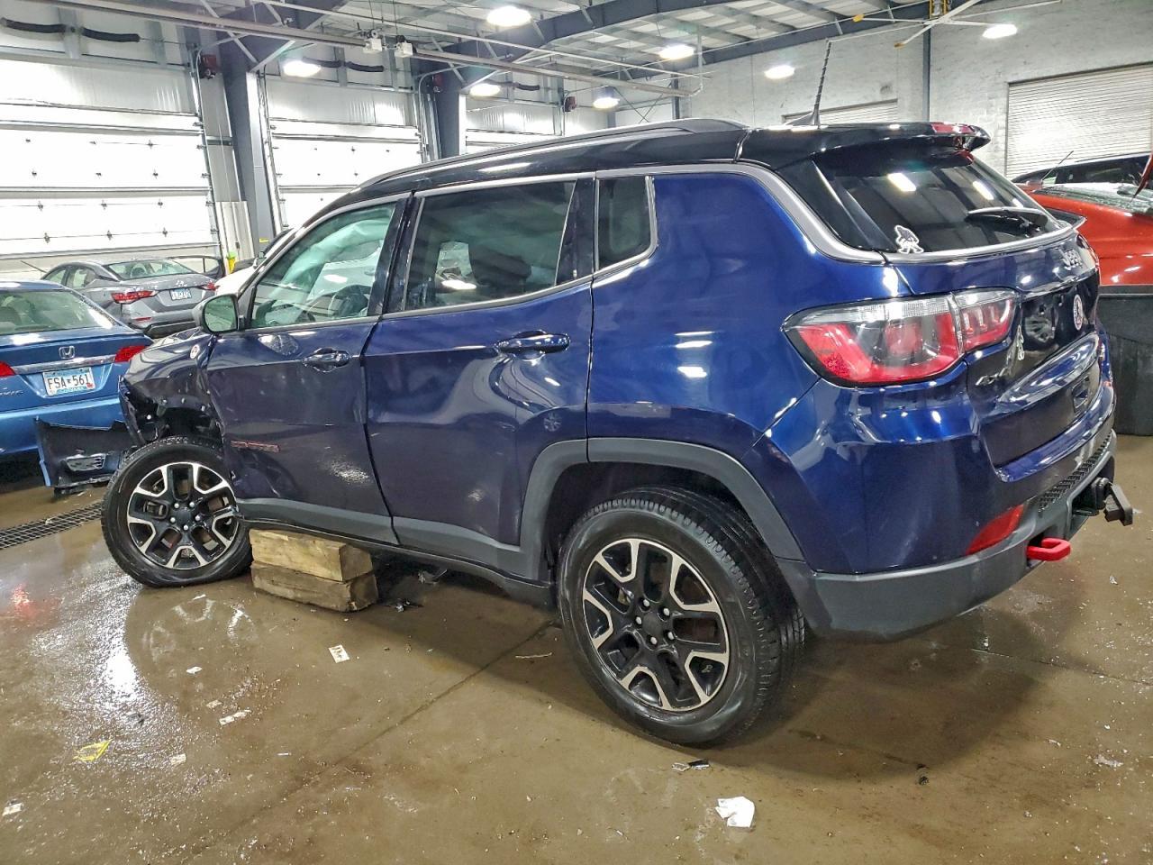 2019 Jeep Compass Trailhawk - zdjęcie 2