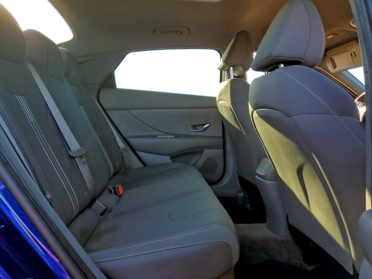 2023 Hyundai Elantra Blue - zdjęcie 10