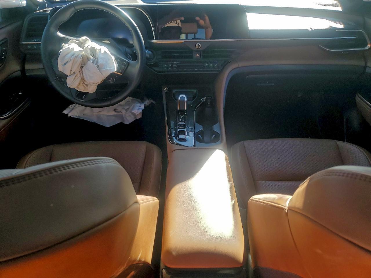 2025 Toyota Crown Signia Xle - zdjęcie 8