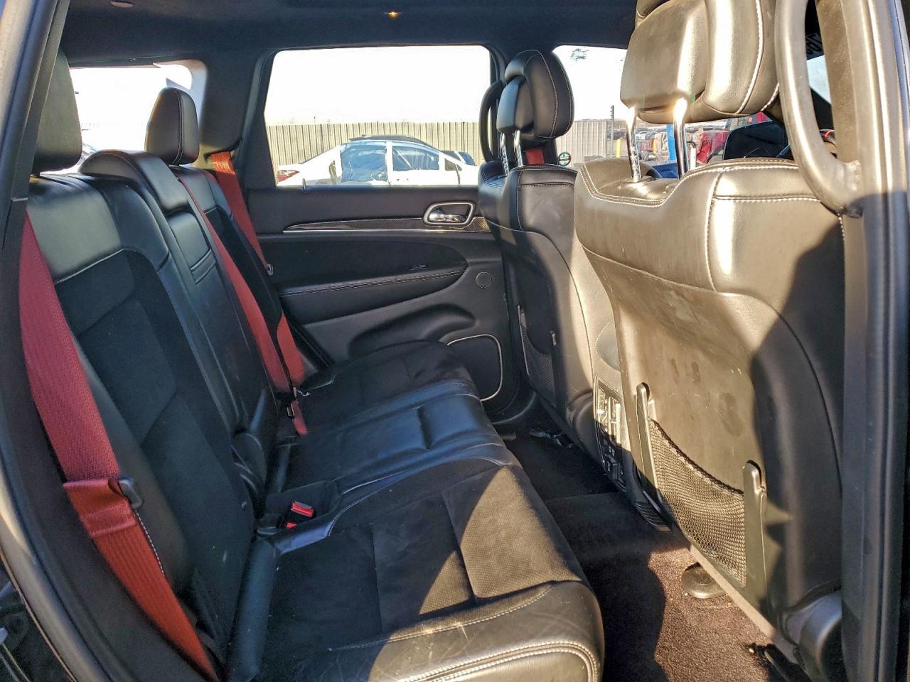 2017 Jeep Grand Cherokee Srt-8 - zdjęcie 11