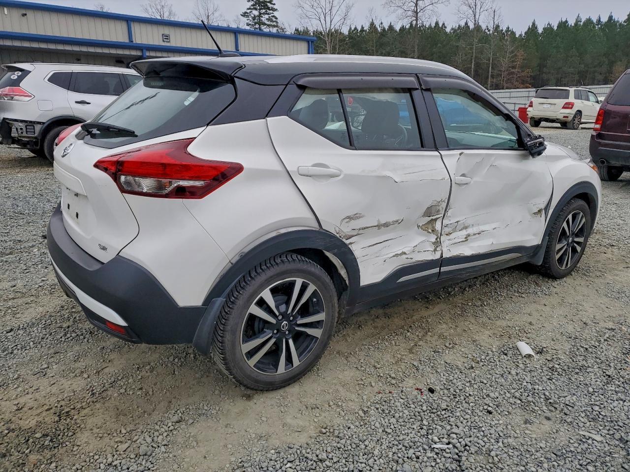 2019 Nissan Kicks S - zdjęcie 3