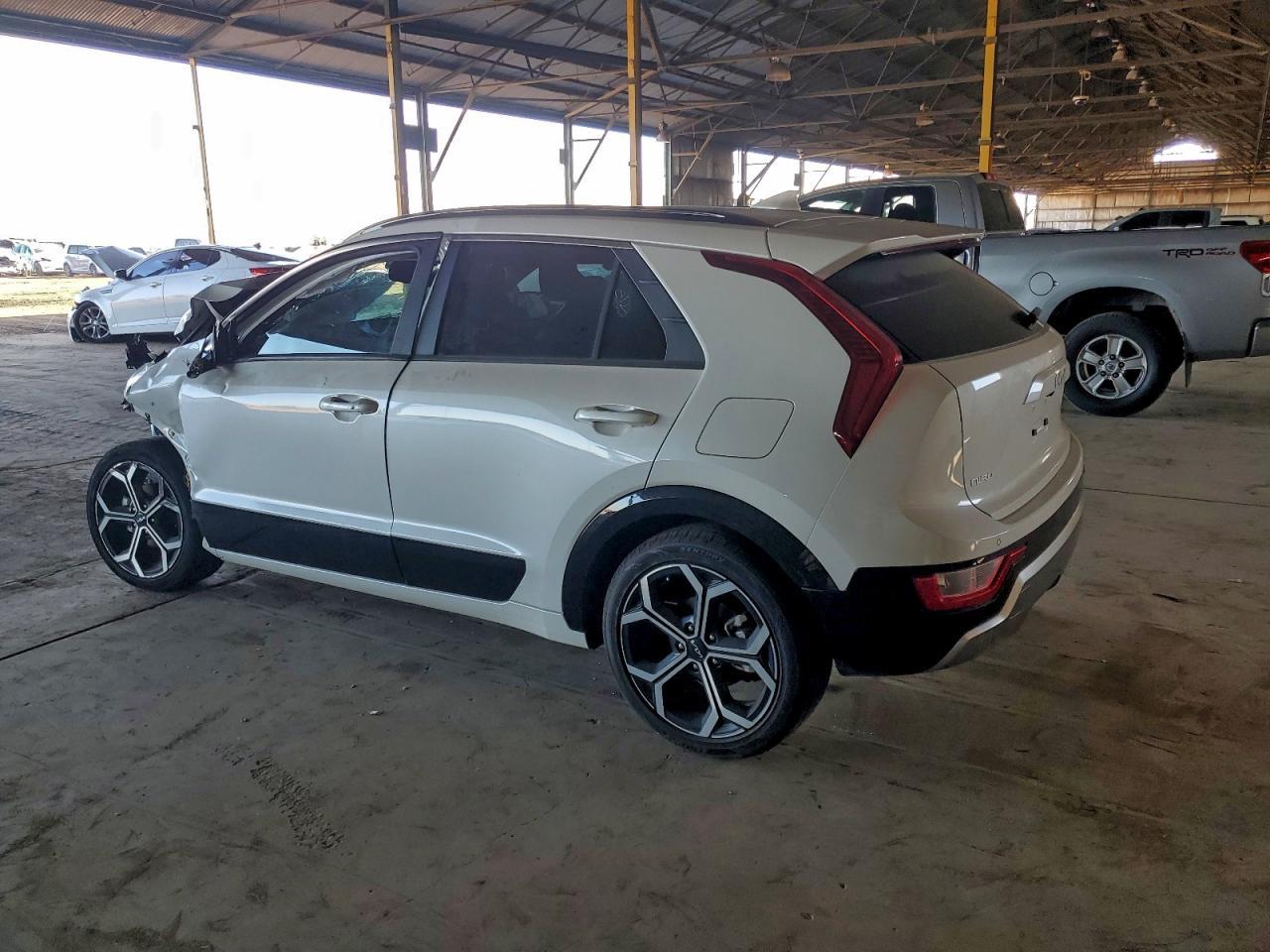 2023 Kia Niro Ex Touring - zdjęcie 2