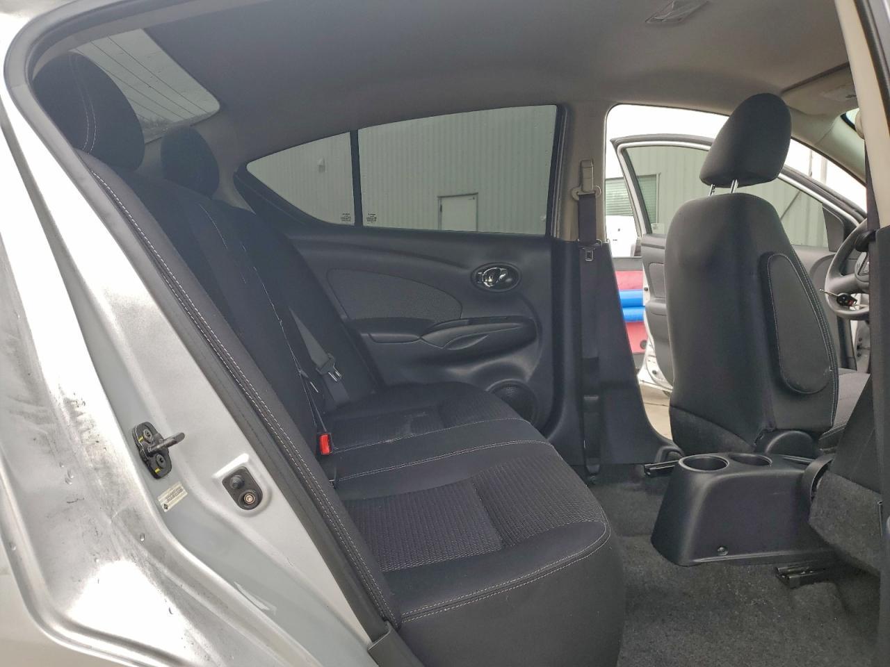 2014 Nissan Versa S - zdjęcie 10