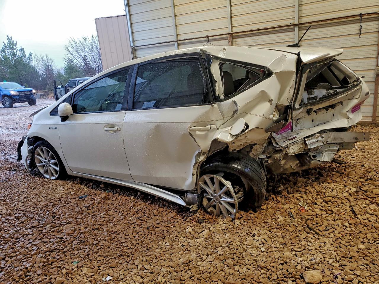 2013 Toyota Prius V - zdjęcie 2