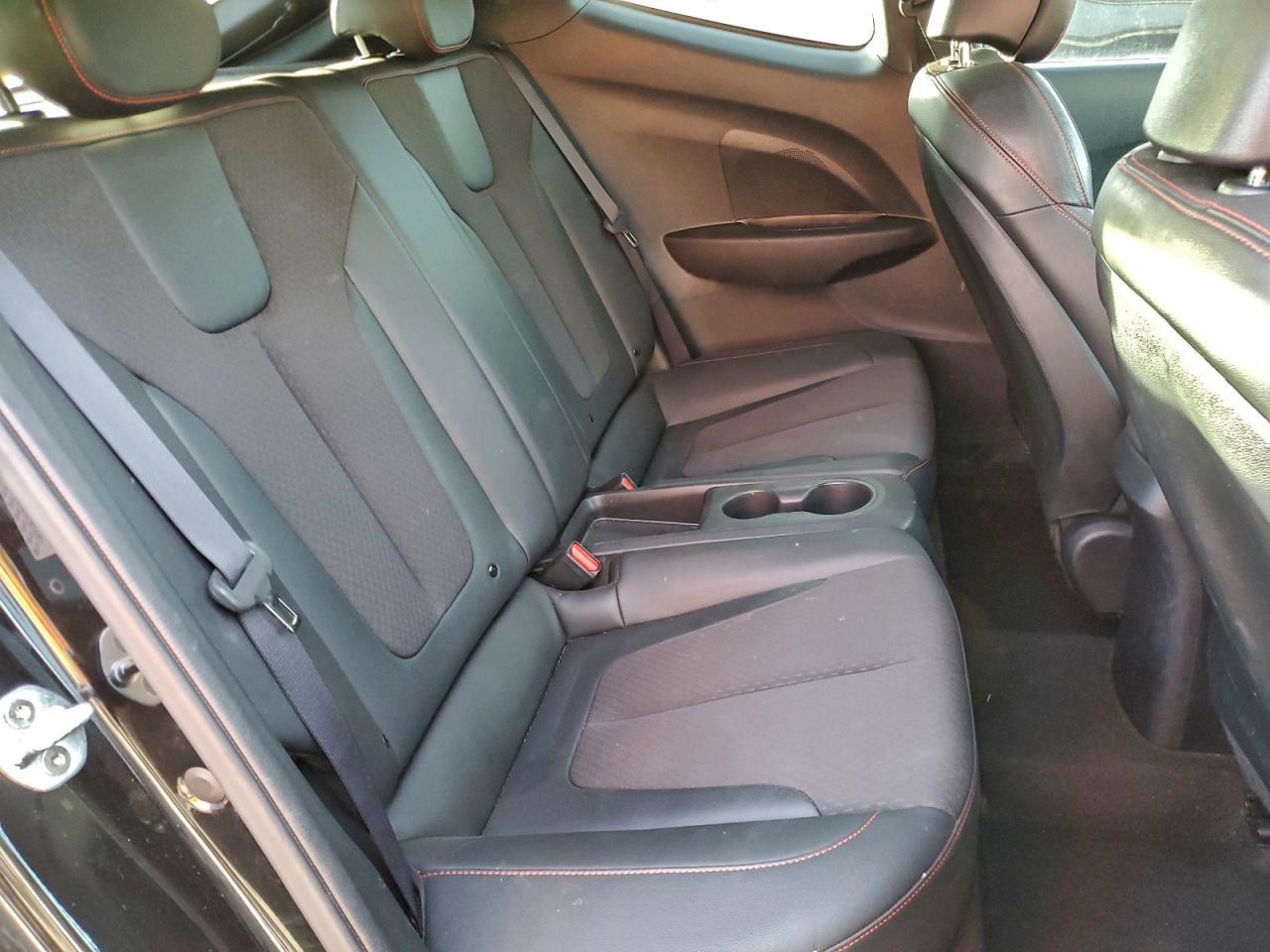 2019 Hyundai Veloster Turbo - zdjęcie 10