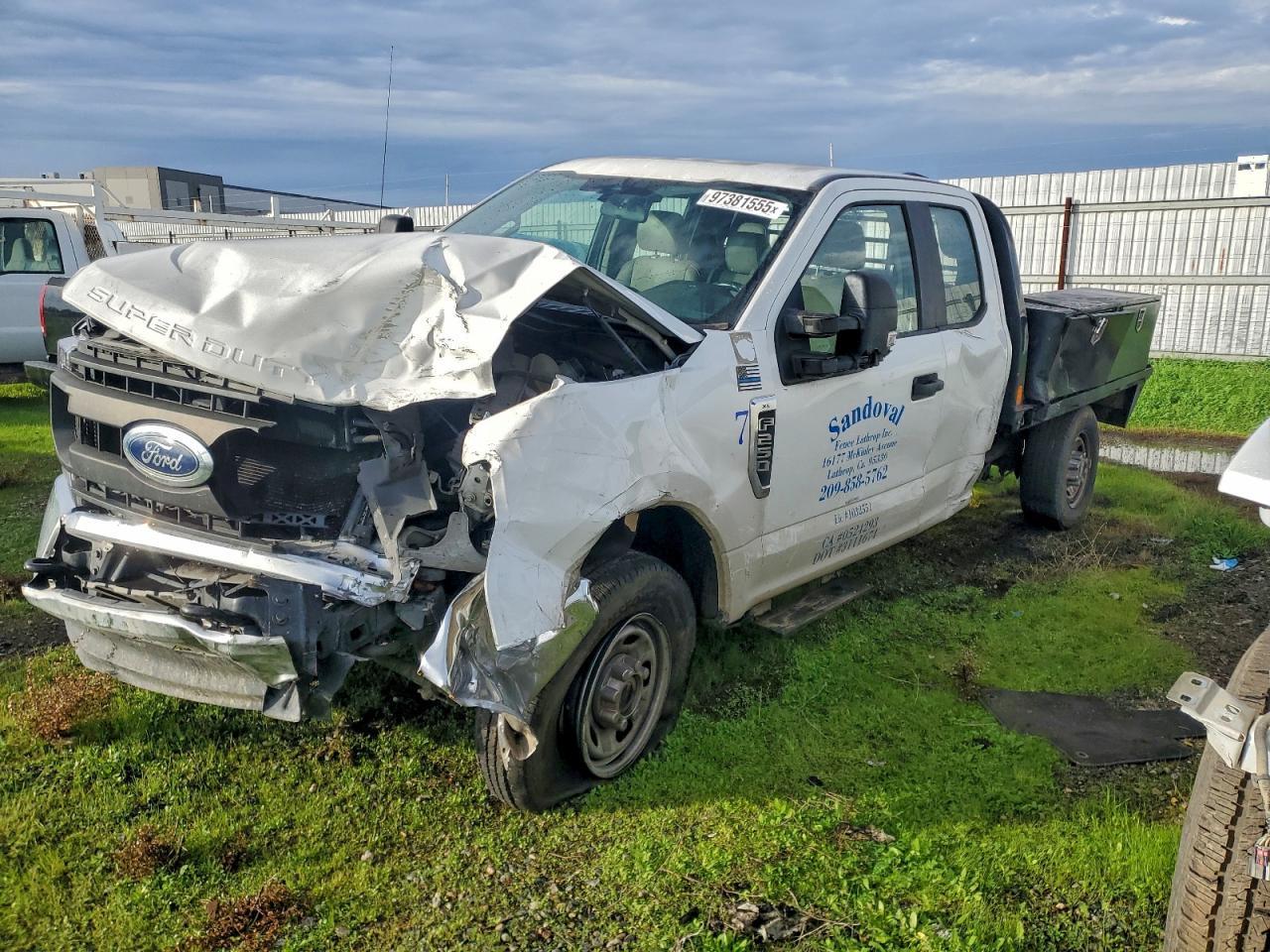 2020 Ford F250 Super Duty - zdjęcie główne