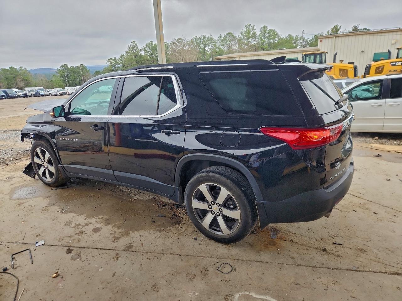 2021 Chevrolet Traverse Lt - zdjęcie 2