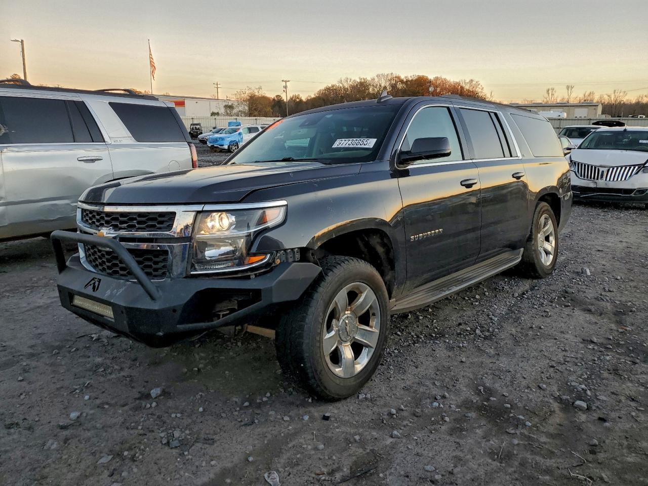 2015 Chevrolet Suburban C1500 Lt - zdjęcie główne