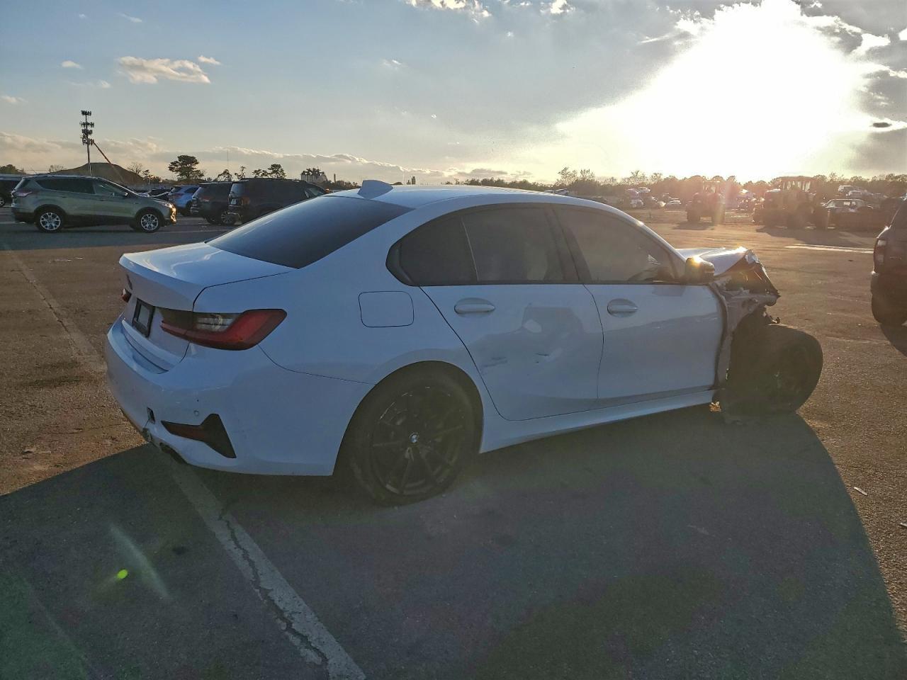 2021 BMW 330Xi - zdjęcie 3