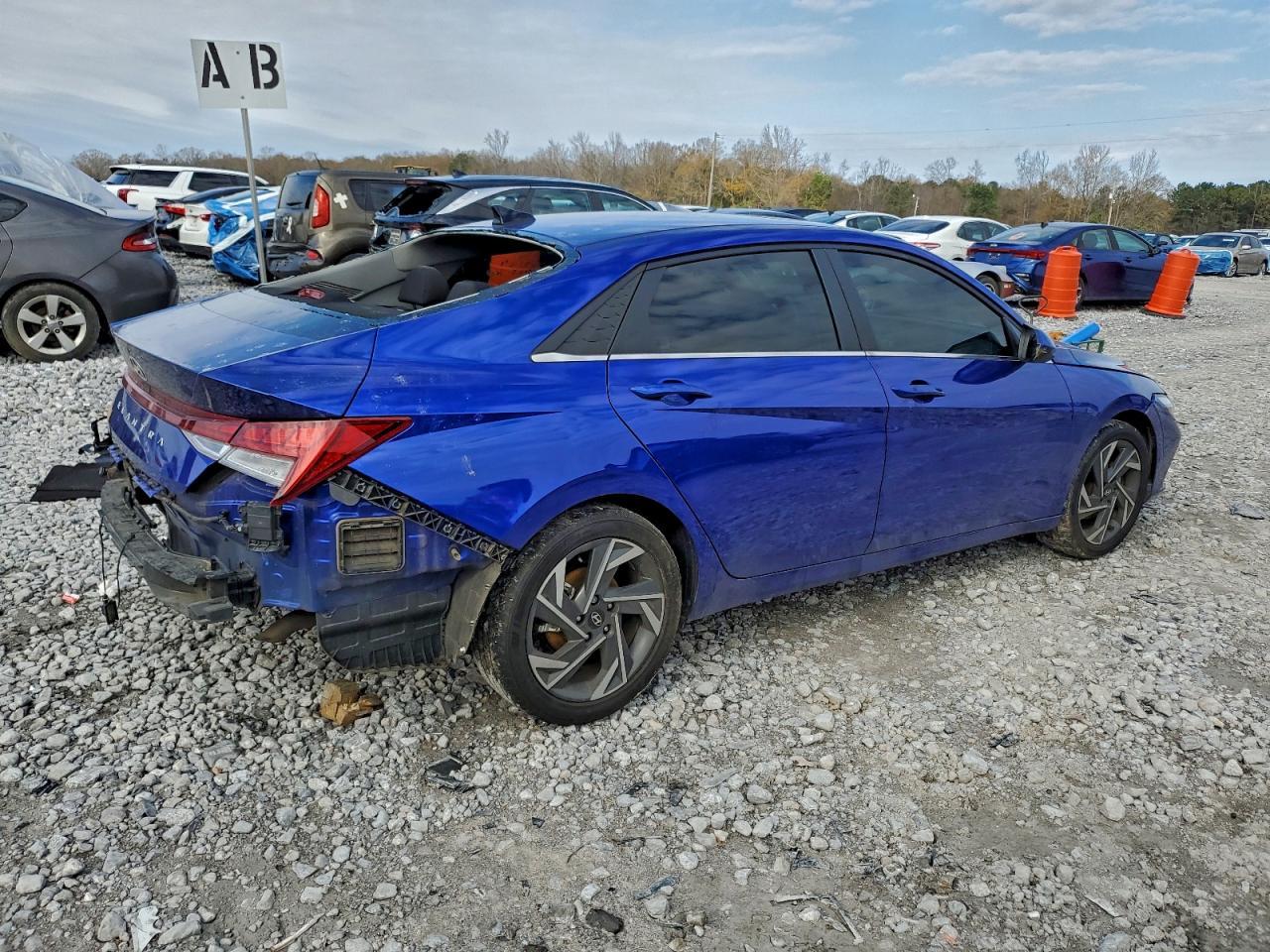 2024 Hyundai Elantra Sel - zdjęcie 3