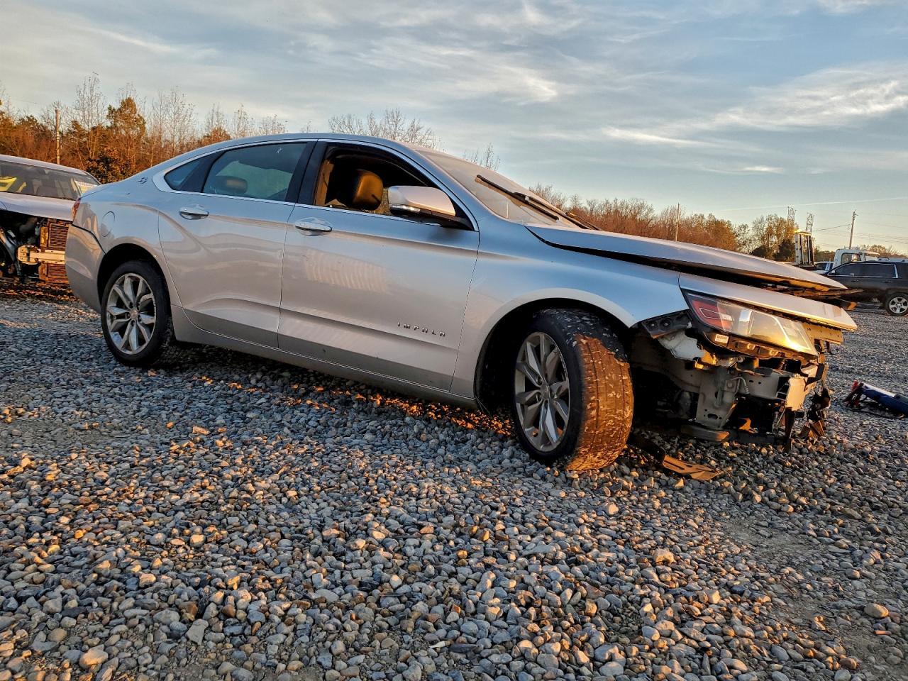 2019 Chevrolet Impala Lt - zdjęcie 4