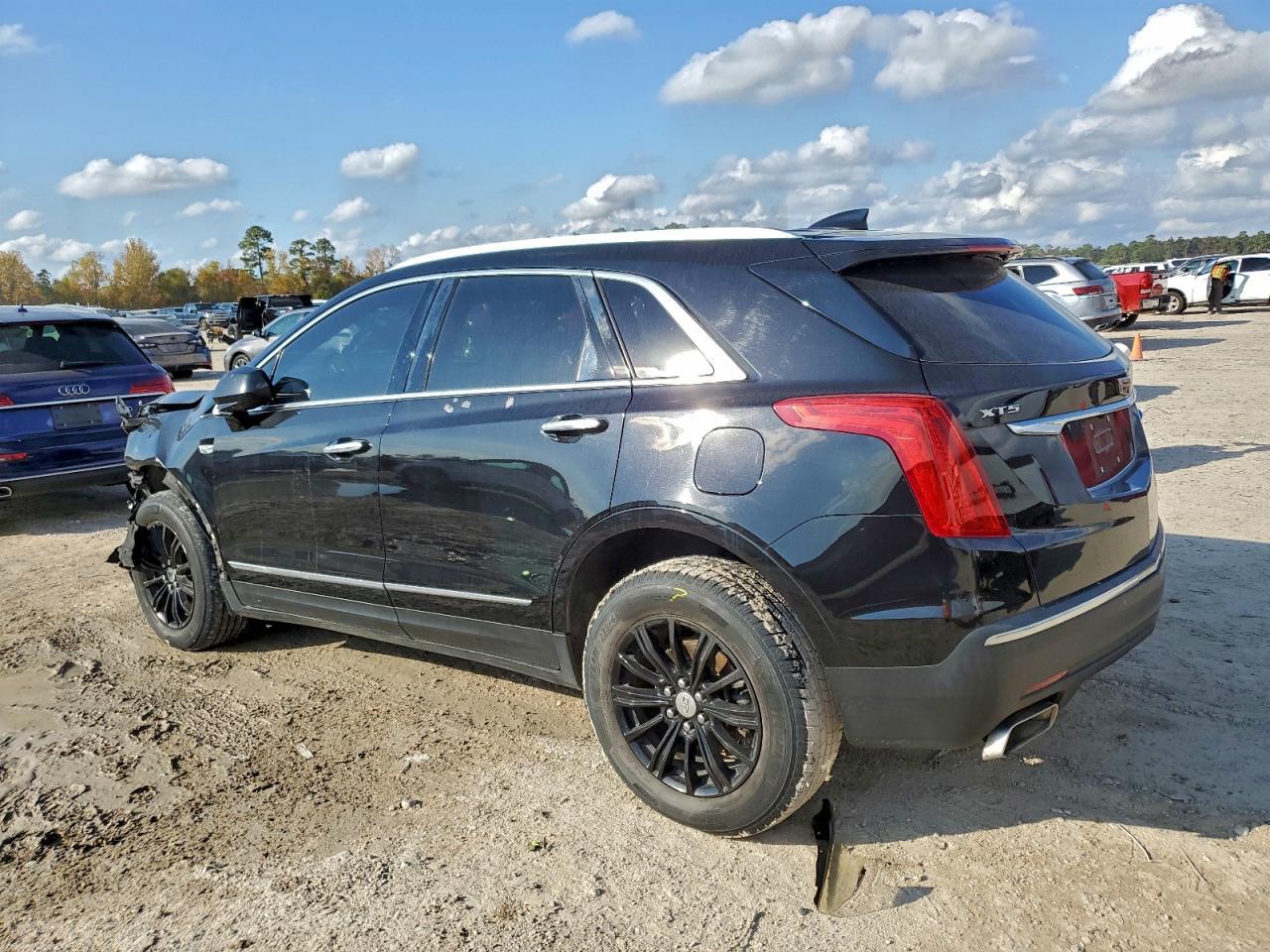 2018 Cadillac Xt5 - zdjęcie 2