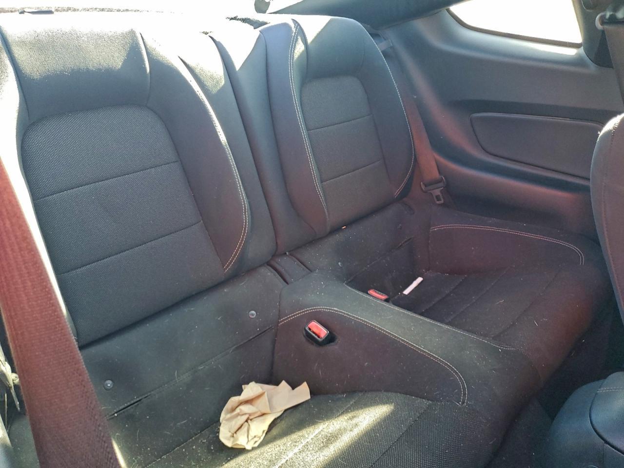 2016 Ford Mustang - zdjęcie 10