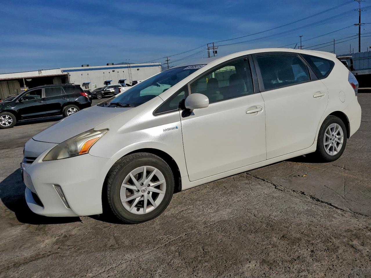 2014 Toyota Prius V - zdjęcie główne