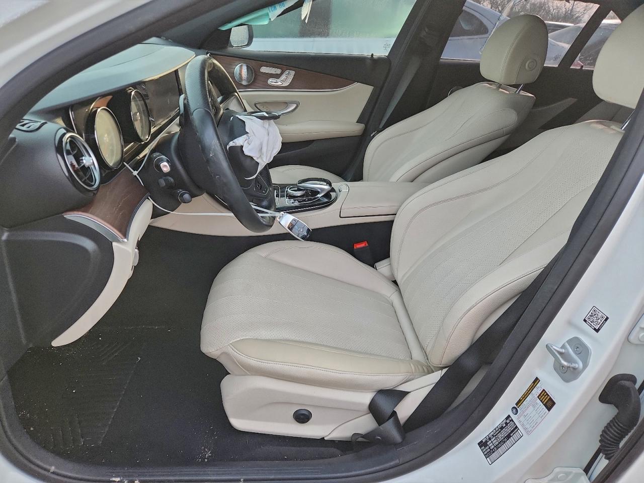 2017 Mercedes-Benz E 300 - zdjęcie 7