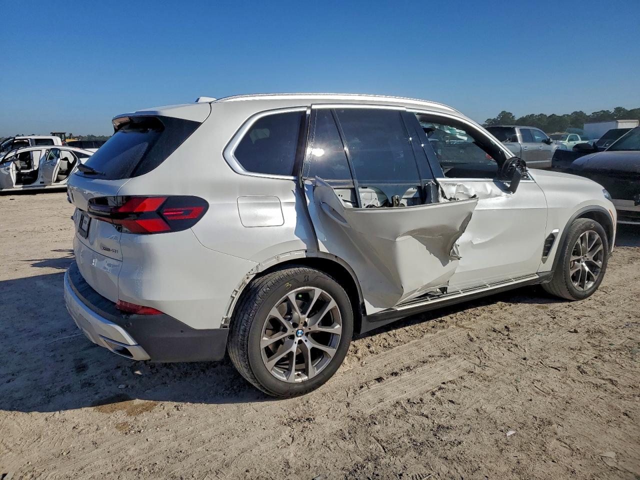 2024 BMW X5 xDrive40I - zdjęcie 3