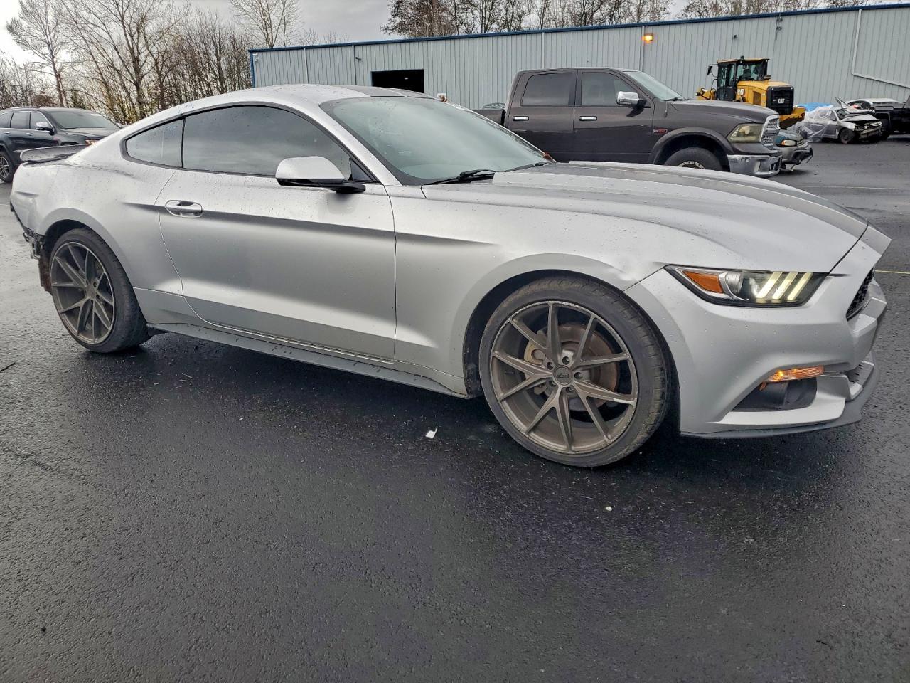 2017 Ford Mustang - zdjęcie 4