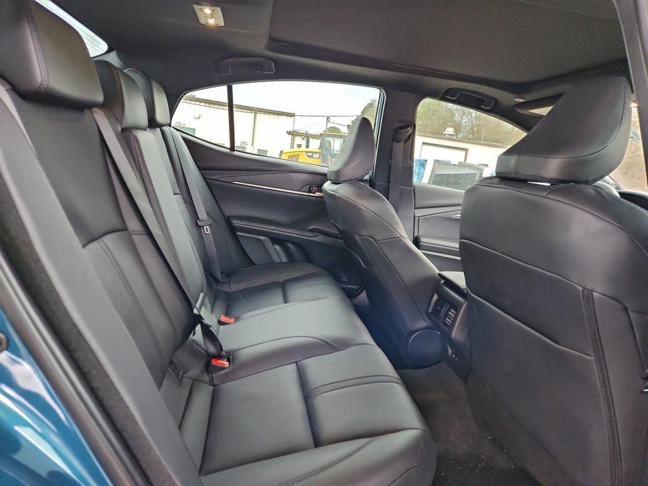 2025 Toyota Camry Xse - zdjęcie 10