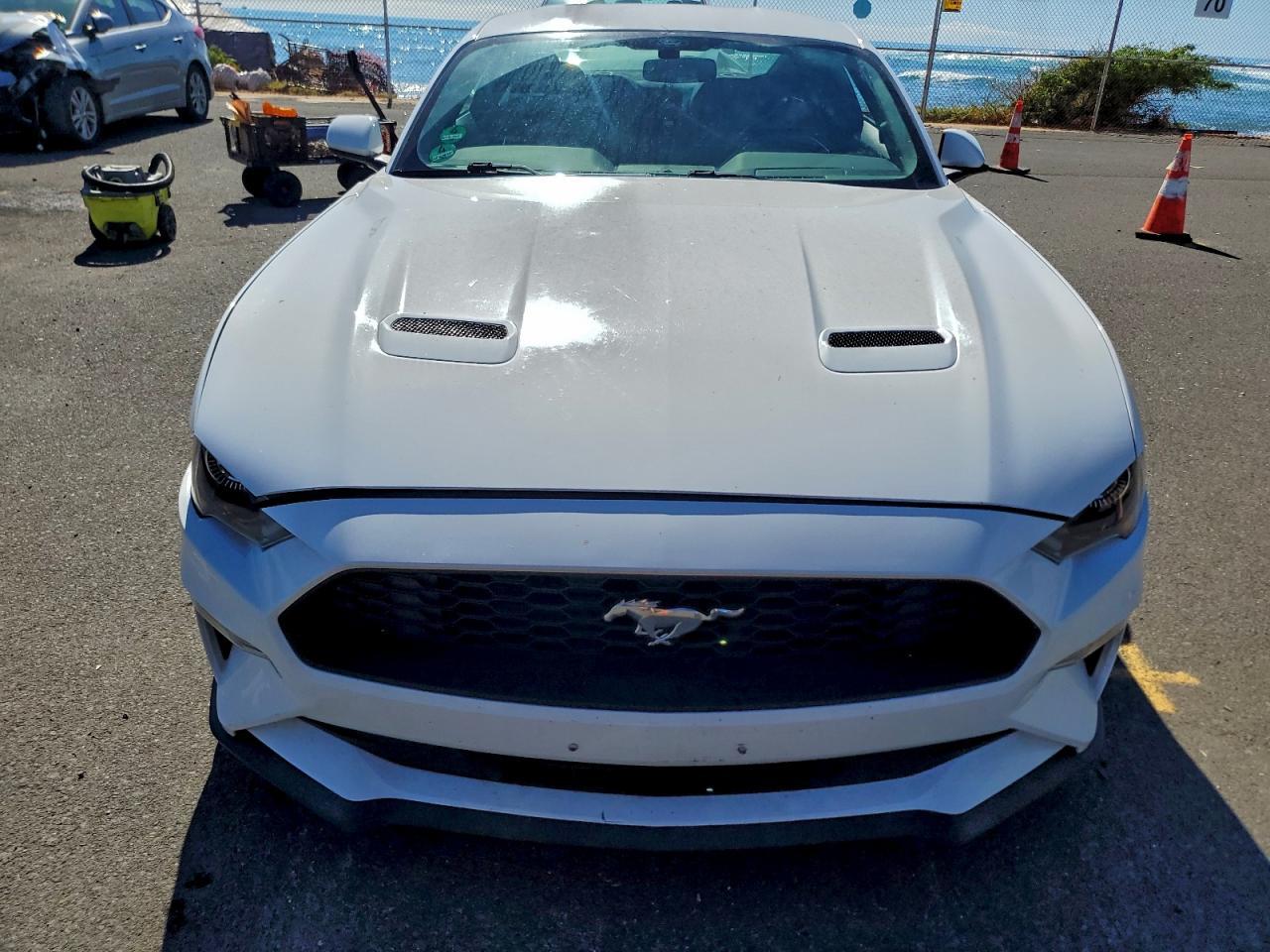 2019 Ford Mustang - zdjęcie 5