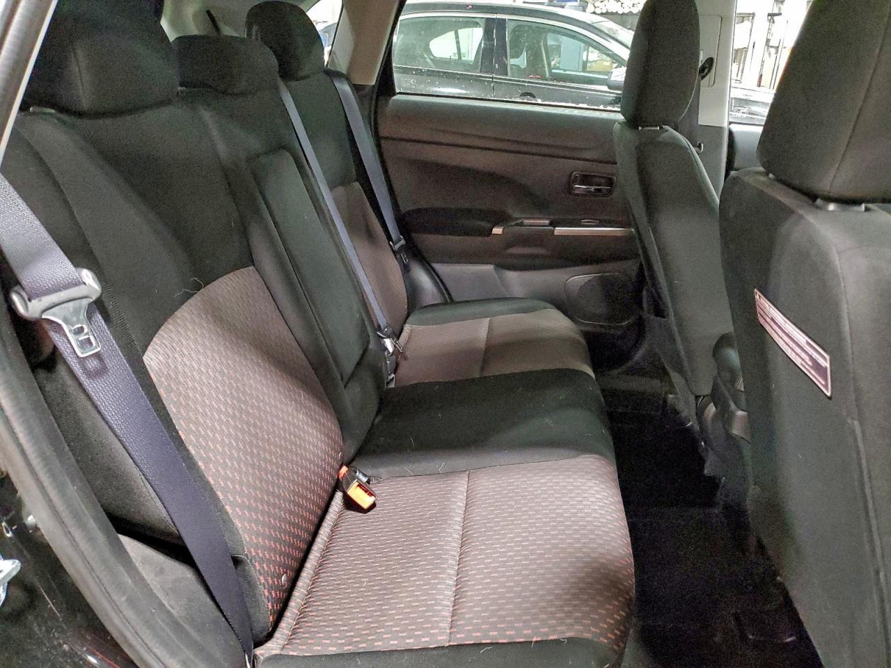 2018 Mitsubishi Outlander - zdjęcie 10