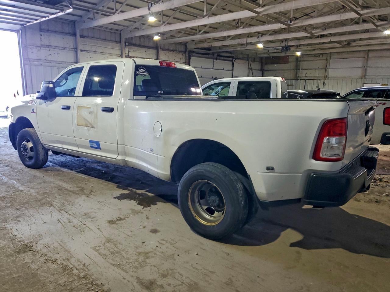 2023 Ram 3500 Tradesman 4Wd 6.7L Tdsl 8'Box - zdjęcie 2