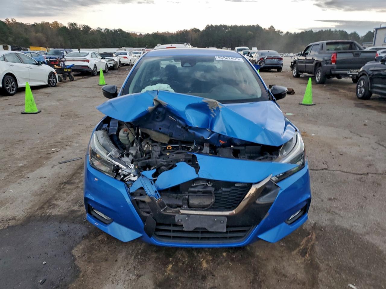 2020 Nissan Versa Sr - zdjęcie 5