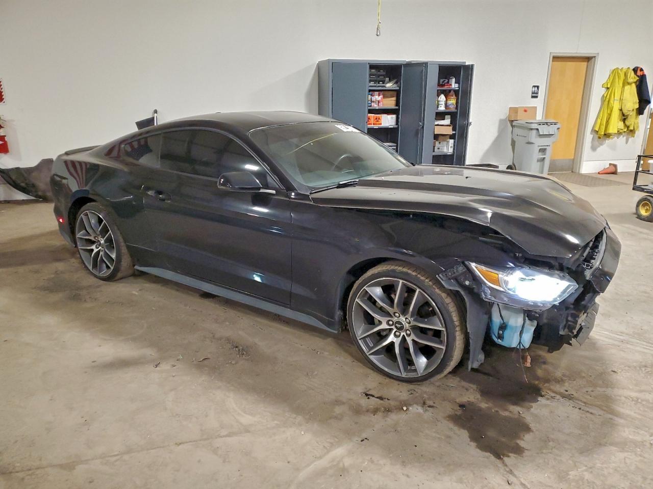 2015 Ford Mustang - zdjęcie 4