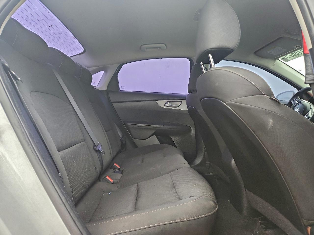 2020 Kia Forte Fe - zdjęcie 10