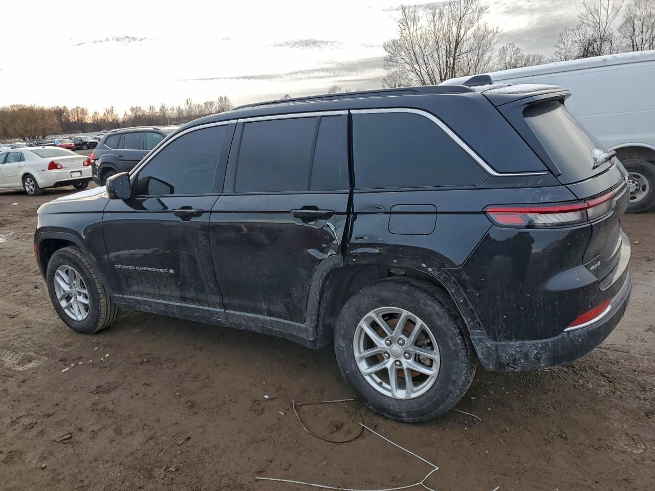 2025 Jeep Grand Cherokee - zdjęcie 2