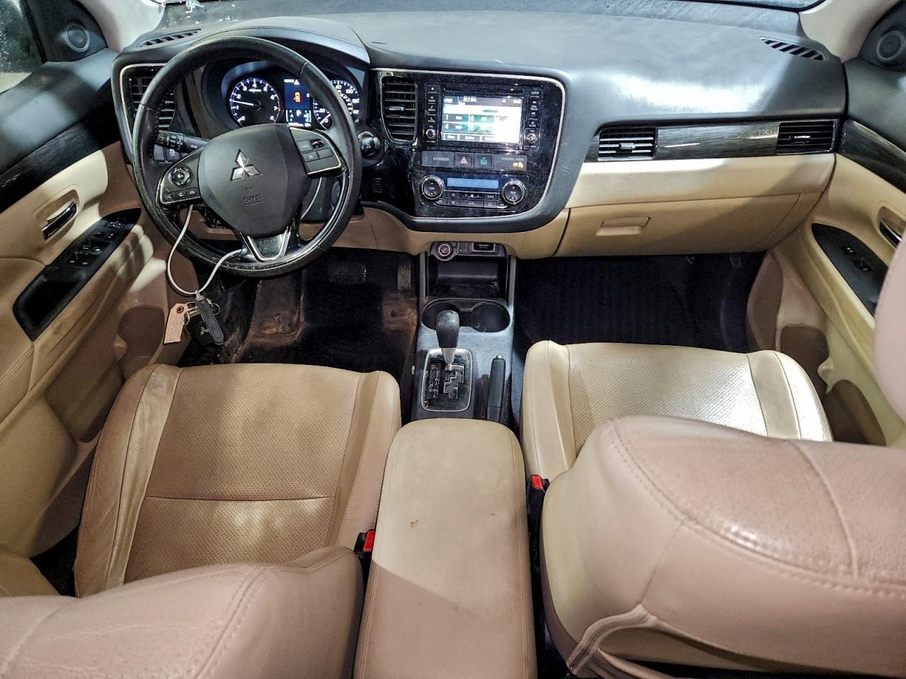 2016 Mitsubishi Outlander Se - zdjęcie 8