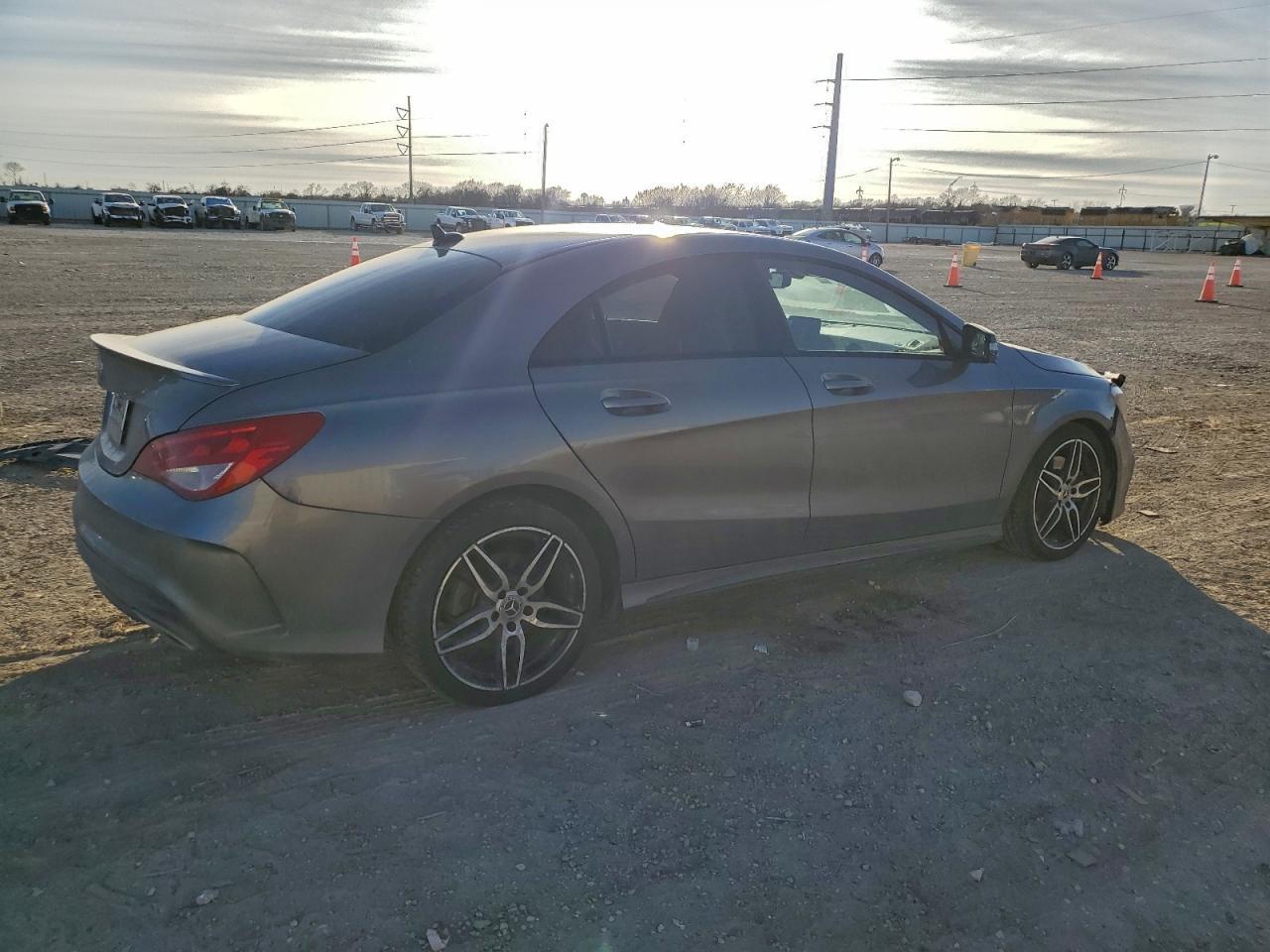 2019 Mercedes-Benz Cla 250 - zdjęcie 3