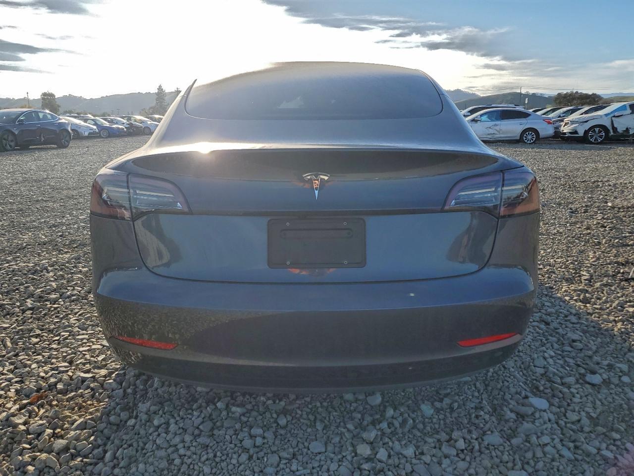 2023 Tesla Model 3 - zdjęcie 6