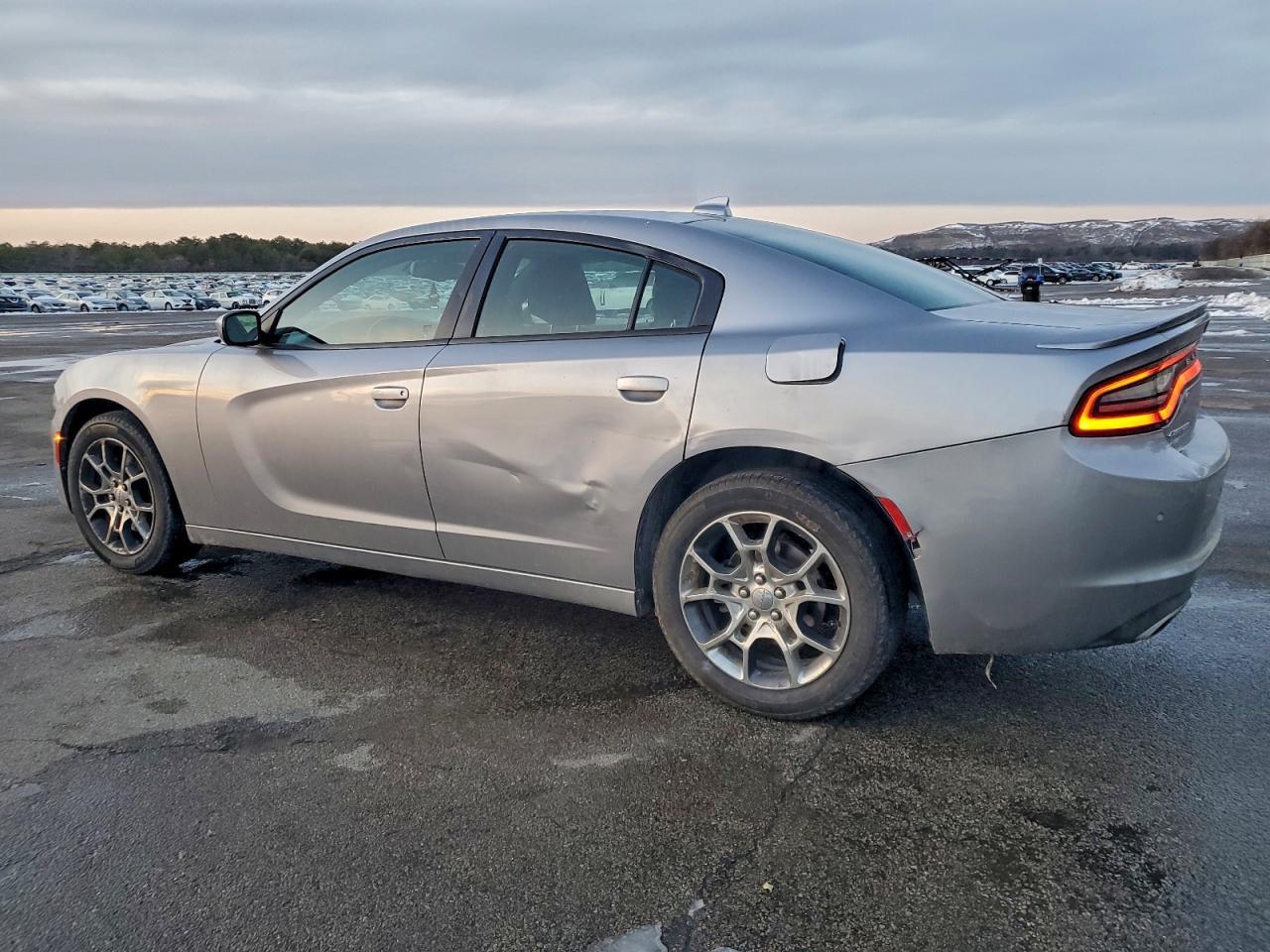 2015 Dodge Charger Sxt - zdjęcie 2