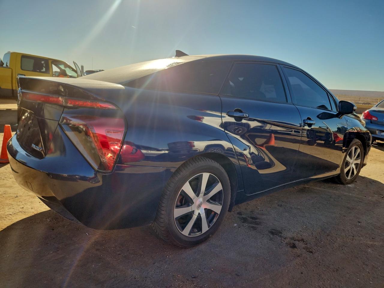 2017 Toyota Mirai - zdjęcie 3