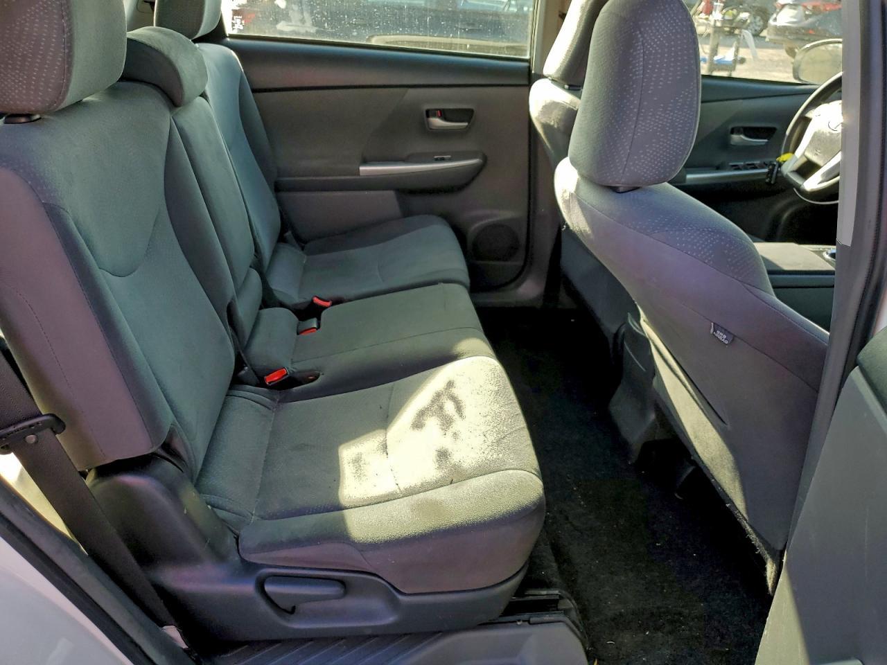 2014 Toyota Prius V - zdjęcie 10