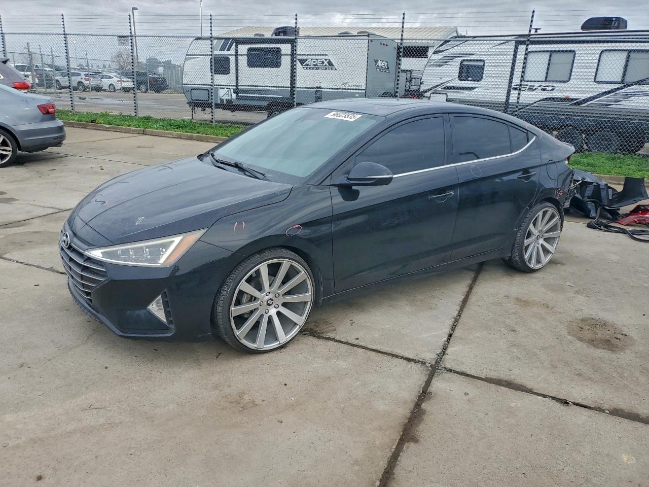 2019 Hyundai Elantra Sel - zdjęcie główne