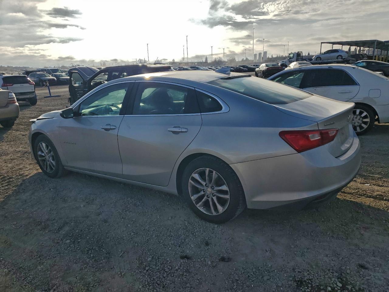 2017 Chevrolet Malibu Lt - zdjęcie 2