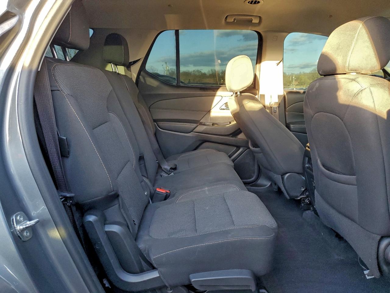 2021 Chevrolet Traverse Lt - zdjęcie 11