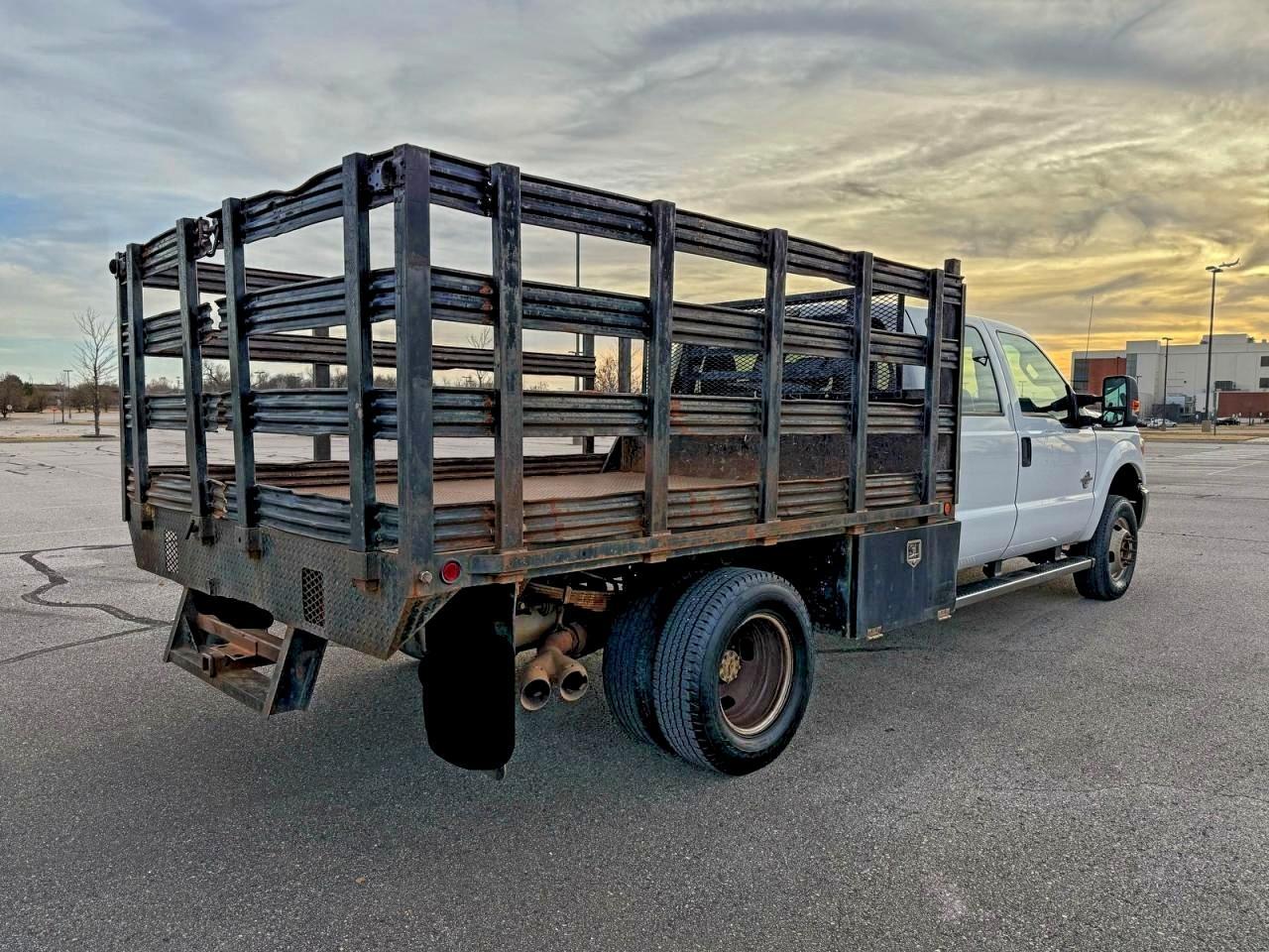 2014 Ford F350 Super Duty - zdjęcie 4